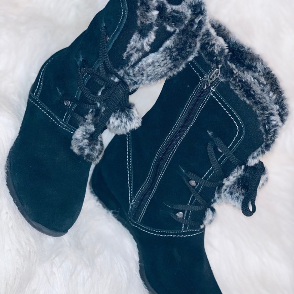 Boots - Picture 4 of 6